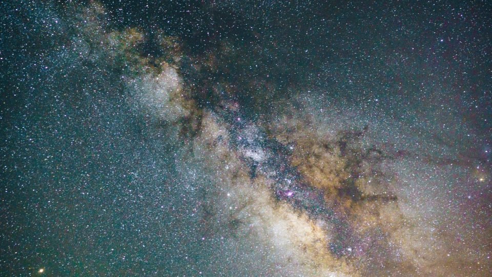 pexels-jacub-gomez-447561-1142950